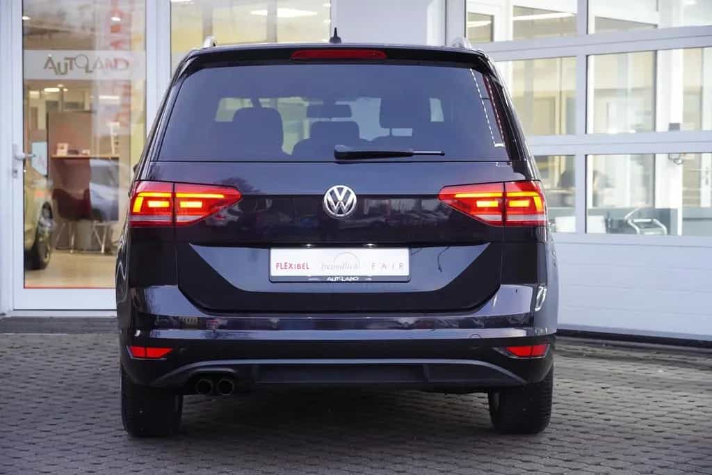 Volkswagen Touran 1.4 TSI DSG Highline LED ACC Standheizung 01/2017-photo-4