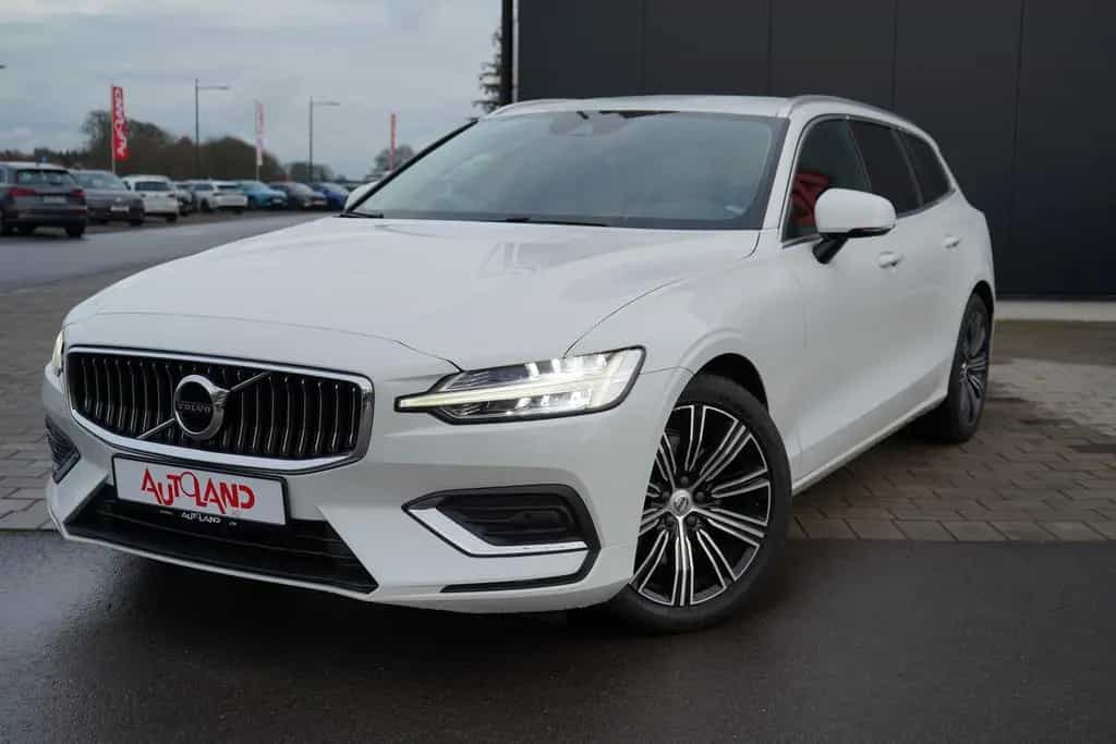 Volvo V60 Kombi 2.0 Inscription LED Navi Tempomat DAB 04/2020-photo-1
