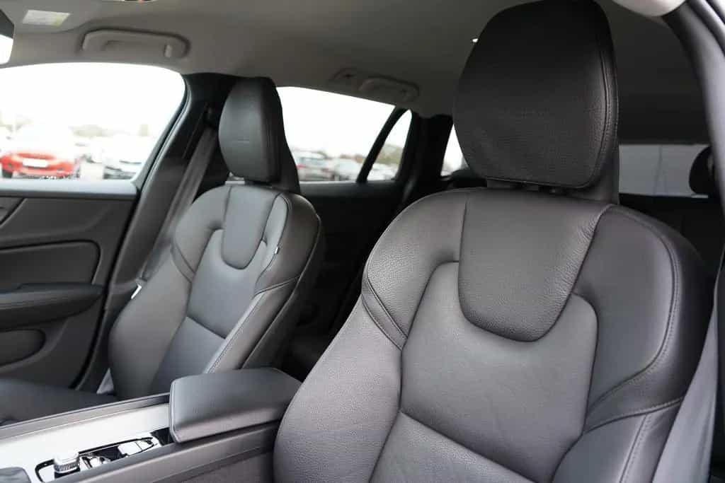 Volvo V60 Kombi 2.0 Inscription LED Navi Tempomat DAB 04/2020-photo-10