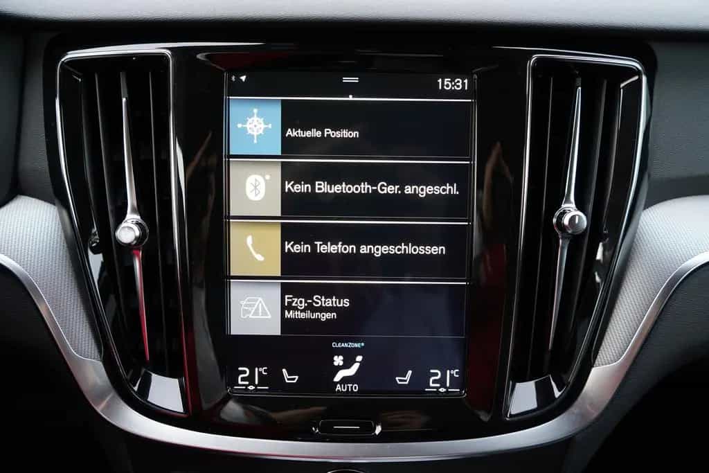 Volvo V60 Kombi 2.0 Inscription LED Navi Tempomat DAB 04/2020-photo-12