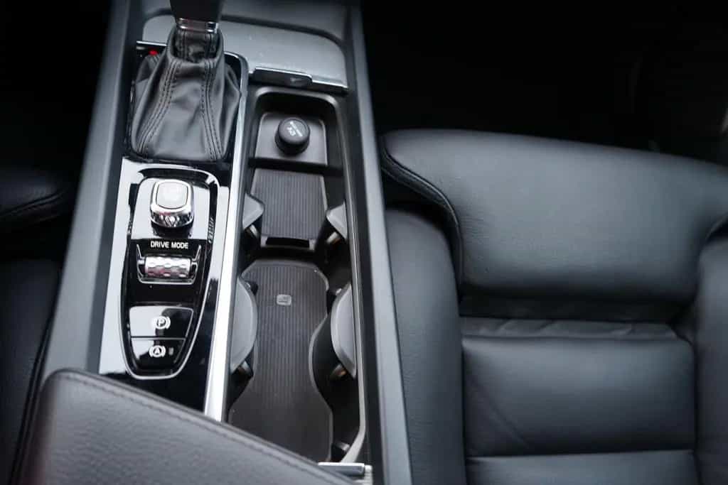 Volvo V60 Kombi 2.0 Inscription LED Navi Tempomat DAB 04/2020-photo-17