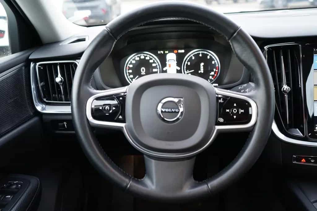 Volvo V60 Kombi 2.0 Inscription LED Navi Tempomat DAB 04/2020-photo-20