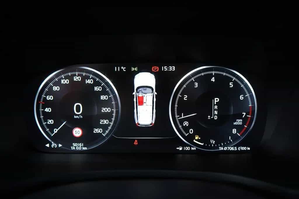Volvo V60 Kombi 2.0 Inscription LED Navi Tempomat DAB 04/2020-photo-25