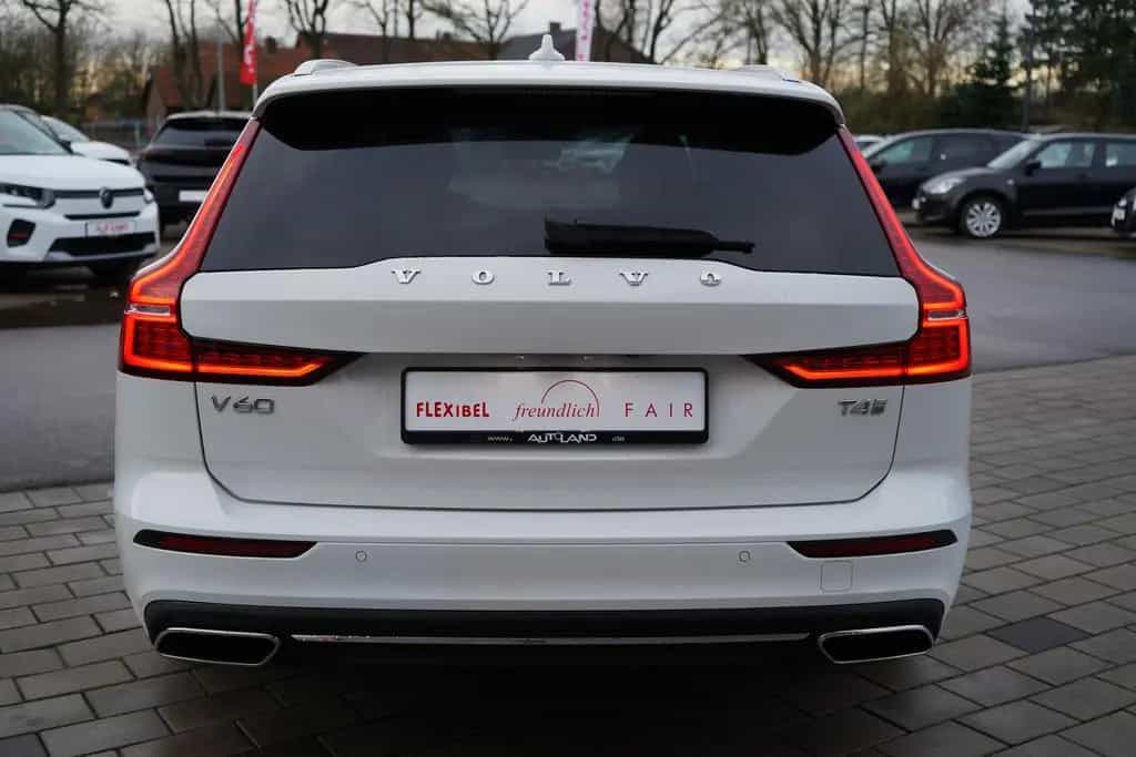 Volvo V60 Kombi 2.0 Inscription LED Navi Tempomat DAB 04/2020-photo-3