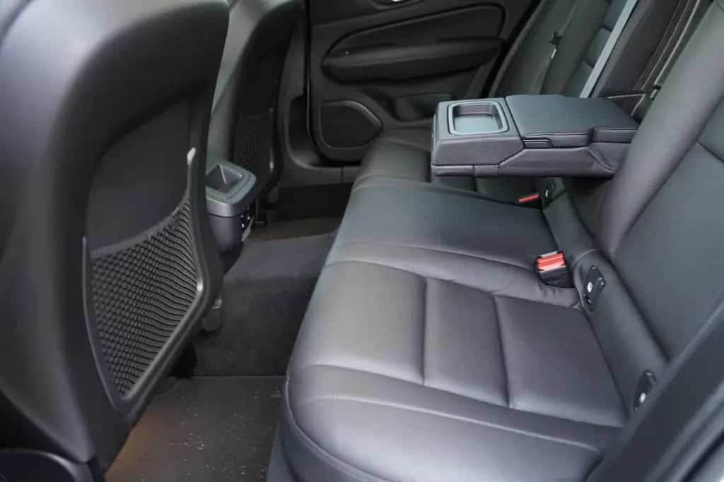 Volvo V60 Kombi 2.0 Inscription LED Navi Tempomat DAB 04/2020-photo-37
