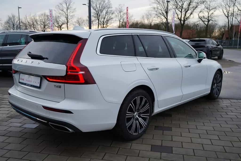Volvo V60 Kombi 2.0 Inscription LED Navi Tempomat DAB 04/2020-photo-4