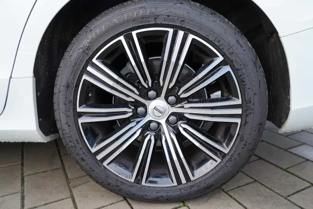 Volvo V60 Kombi 2.0 Inscription LED Navi Tempomat DAB 04/2020-photo-40