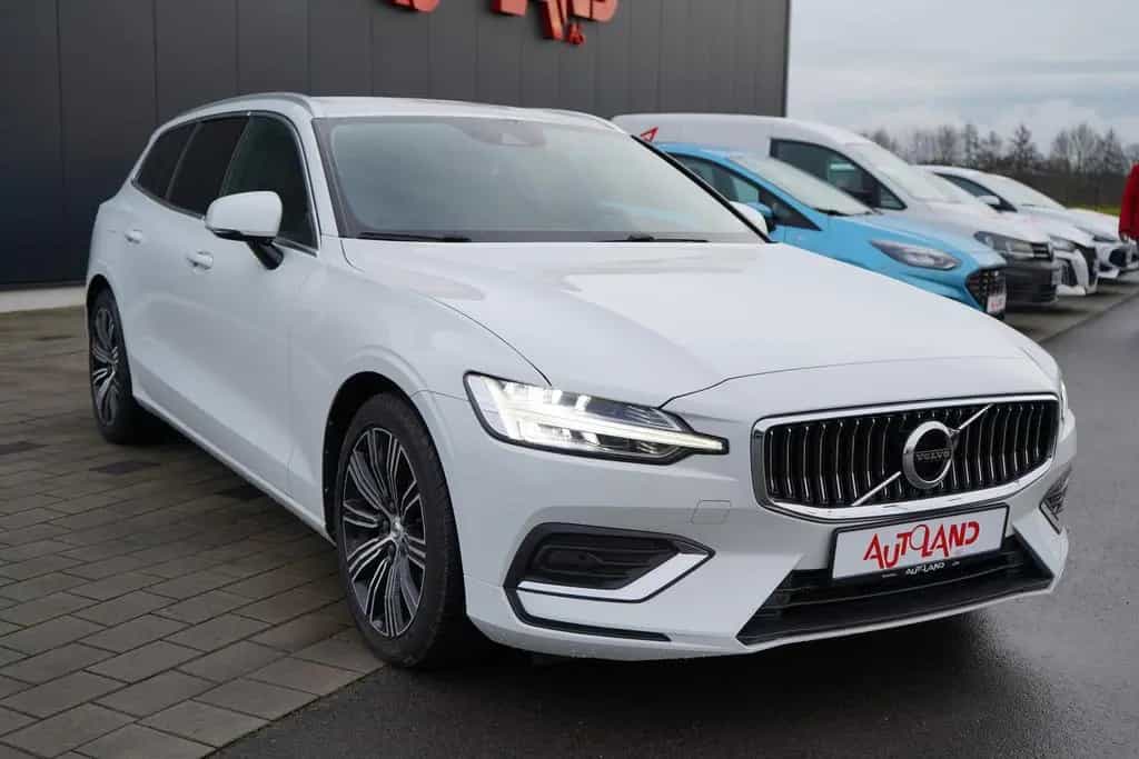 Volvo V60 Kombi 2.0 Inscription LED Navi Tempomat DAB 04/2020-photo-5