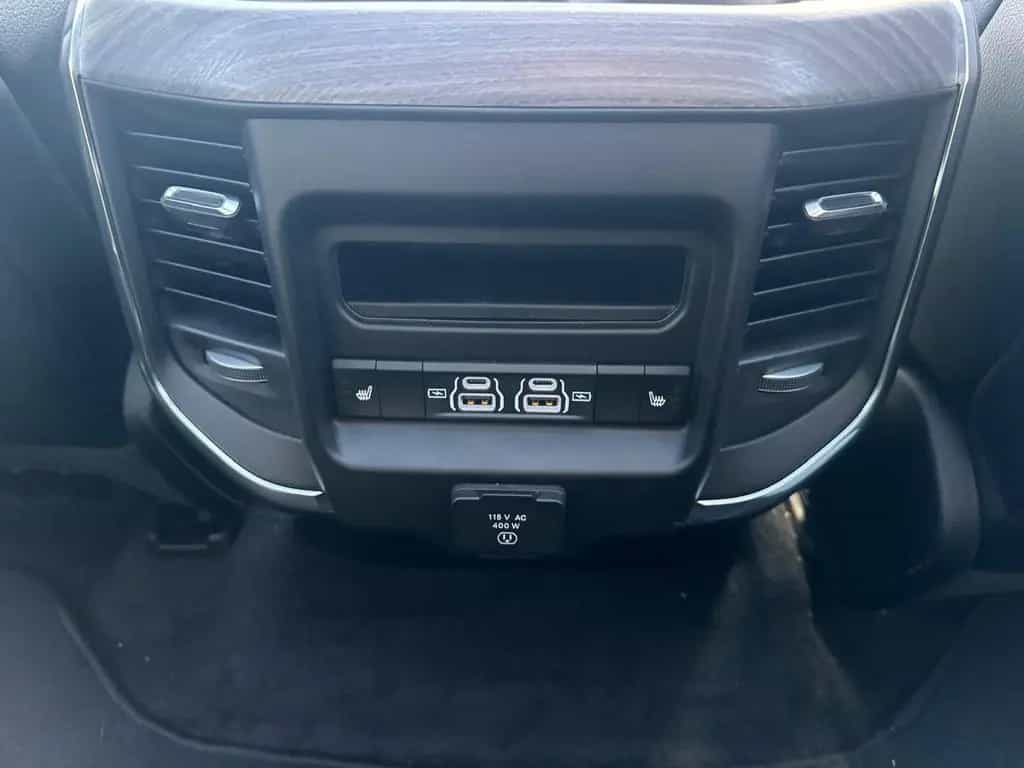 Dodge RAM Laramie Night + Luftfederung + elektr. Tritt 09/2025-photo-27