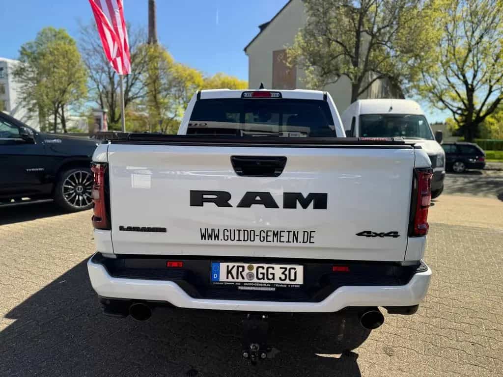 Dodge RAM Laramie Night + Luftfederung + elektr. Tritt 09/2025-photo-5