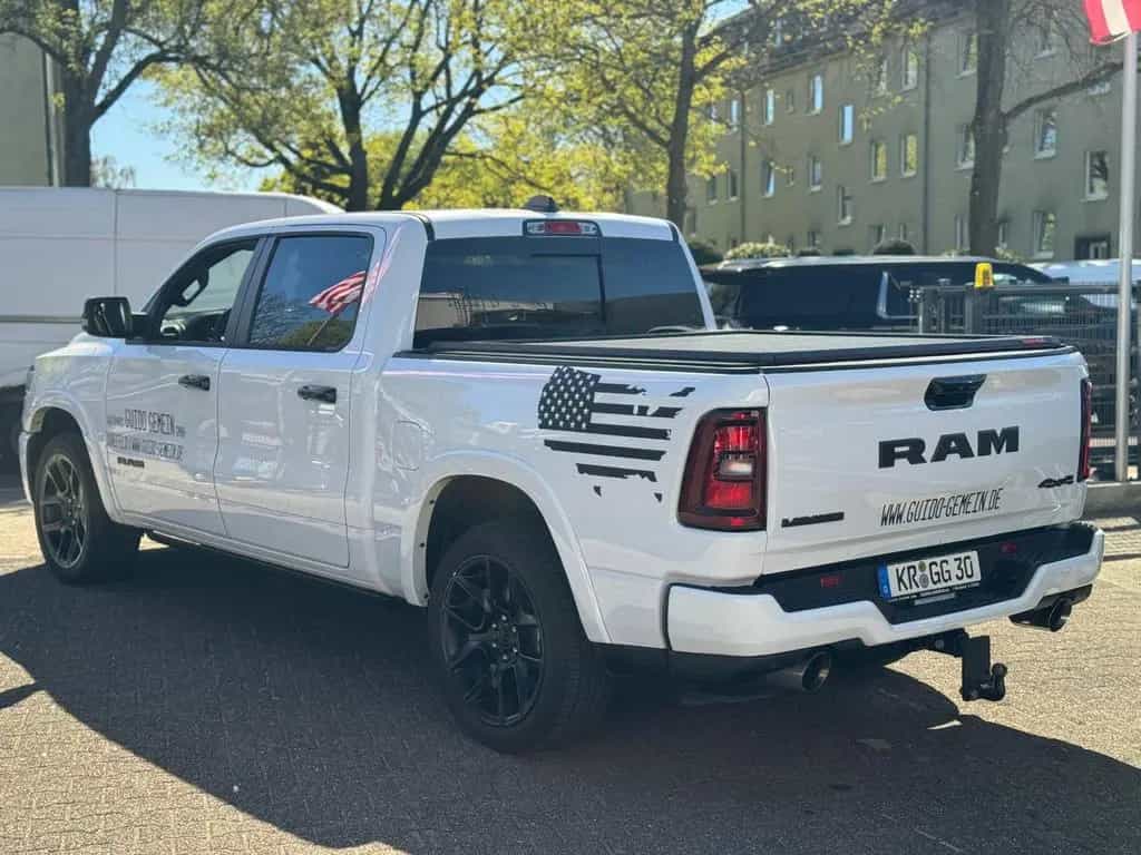 Dodge RAM Laramie Night + Luftfederung + elektr. Tritt 09/2025-photo-6