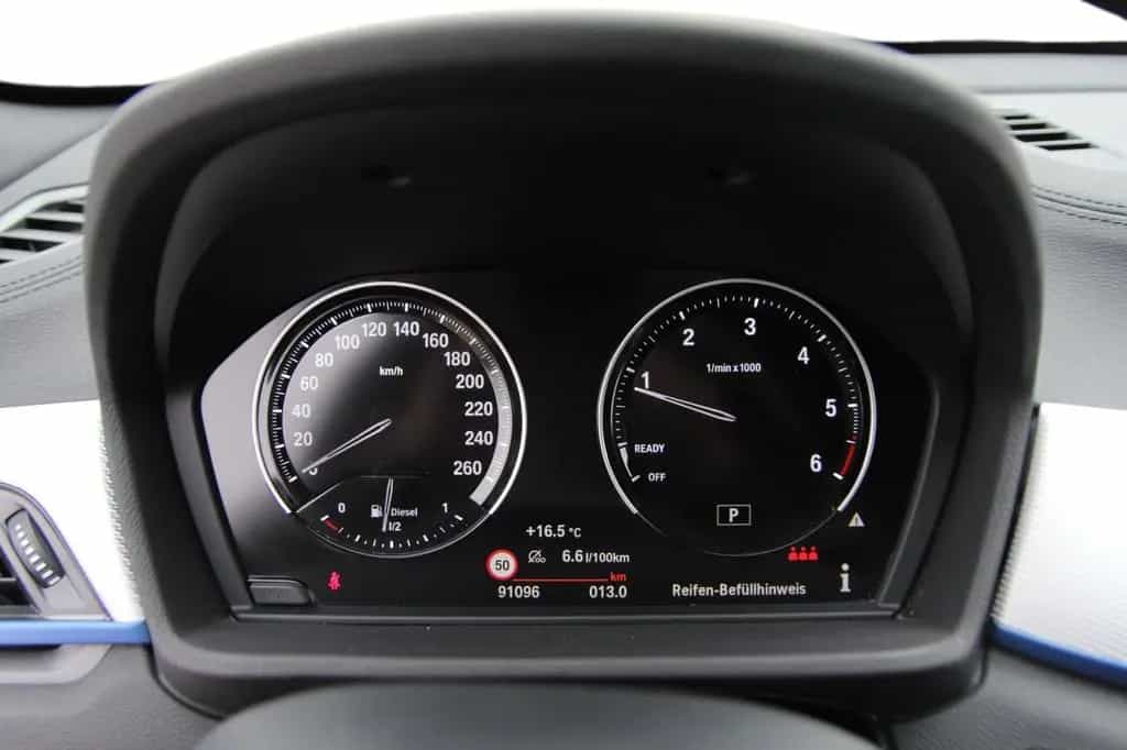 BMW X1 xDrive 18 d M Sport/LED/PDC/AHK/Keyless 09/2019-photo-6