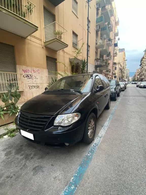 Chrysler Grand Voyager Voyager Grand 2.8 CRD cat Limited Auto 05/2005-photo-0