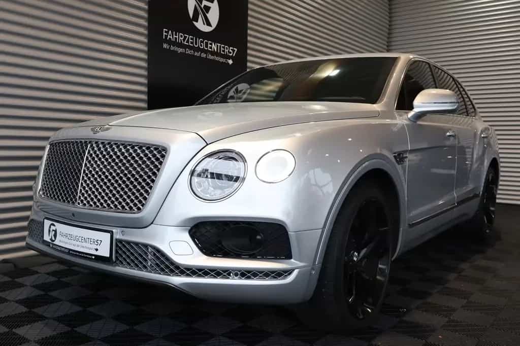 Bentley Bentayga 6.0 W12 4WD/SOFTCLOSE/PANO/LED/MASSAGE 07/2018-photo-1