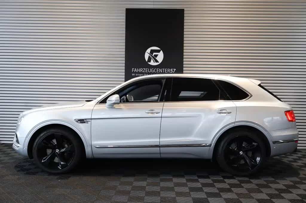 Bentley Bentayga 6.0 W12 4WD/SOFTCLOSE/PANO/LED/MASSAGE 07/2018-photo-2