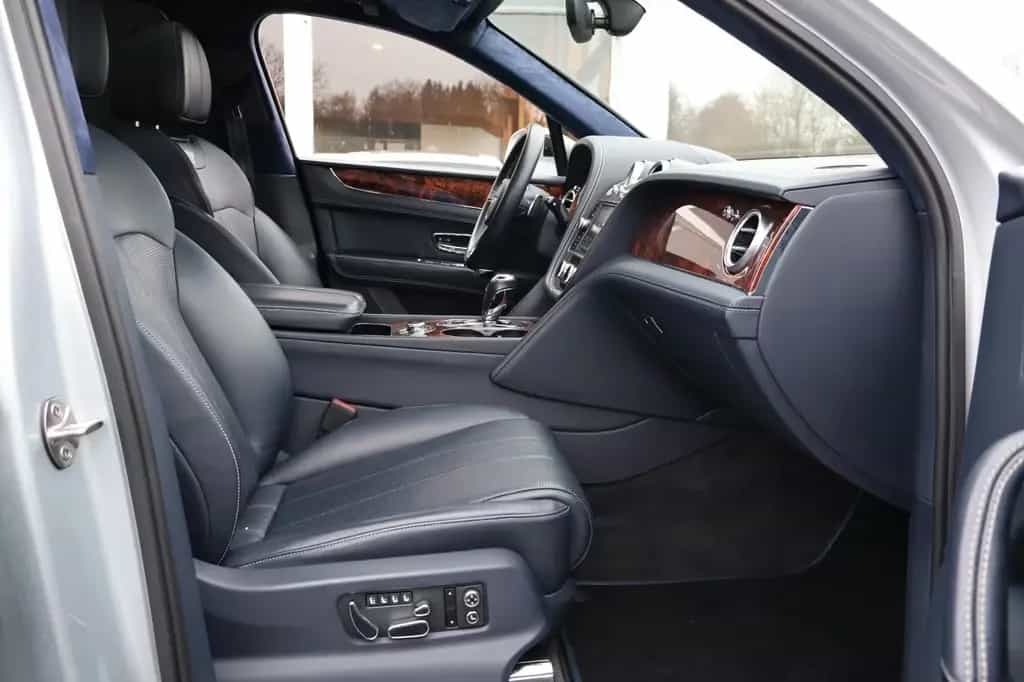 Bentley Bentayga 6.0 W12 4WD/SOFTCLOSE/PANO/LED/MASSAGE 07/2018-photo-20