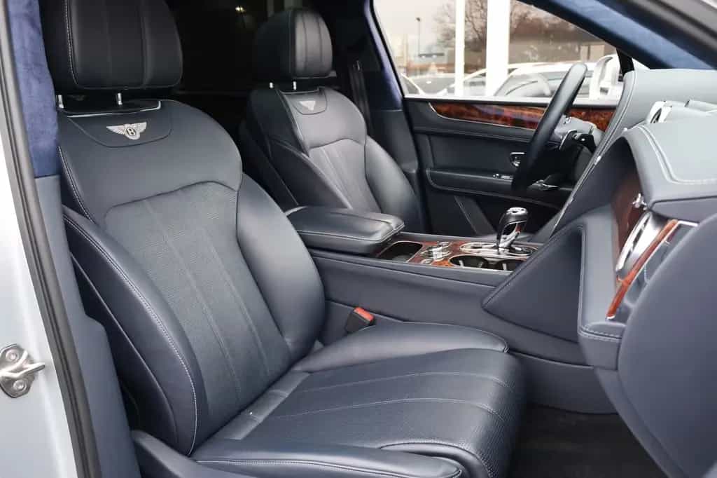 Bentley Bentayga 6.0 W12 4WD/SOFTCLOSE/PANO/LED/MASSAGE 07/2018-photo-22