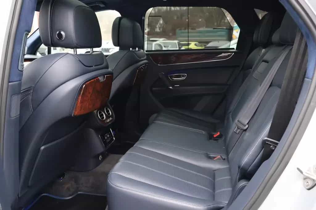 Bentley Bentayga 6.0 W12 4WD/SOFTCLOSE/PANO/LED/MASSAGE 07/2018-photo-23