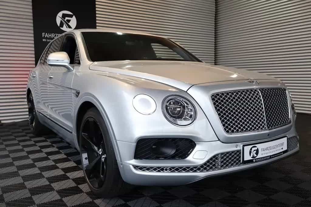 Bentley Bentayga 6.0 W12 4WD/SOFTCLOSE/PANO/LED/MASSAGE 07/2018-photo-6