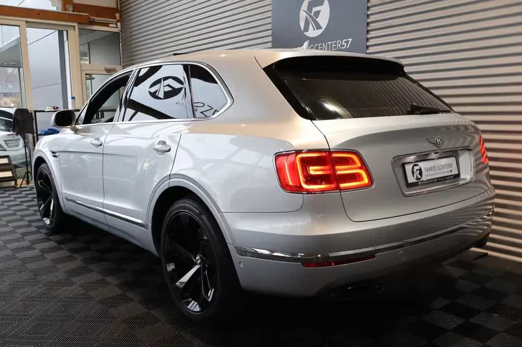 Bentley Bentayga 6.0 W12 4WD/SOFTCLOSE/PANO/LED/MASSAGE 07/2018-photo-9