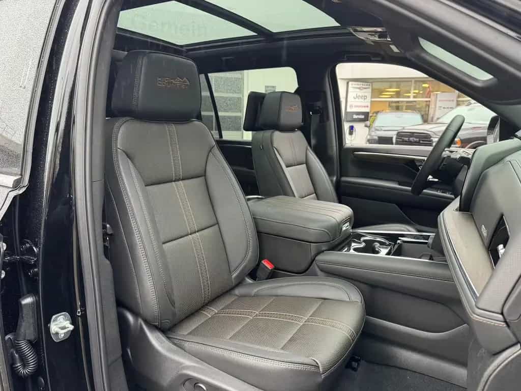 Chevrolet Suburban 6.2 V8 High Country 2026 + 4 Jahren Gar null-photo-17