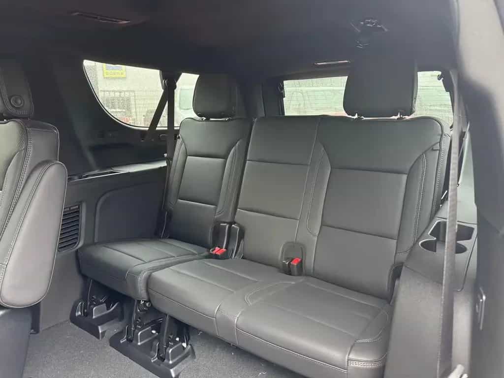 Chevrolet Suburban 6.2 V8 High Country 2026 + 4 Jahren Gar null-photo-22