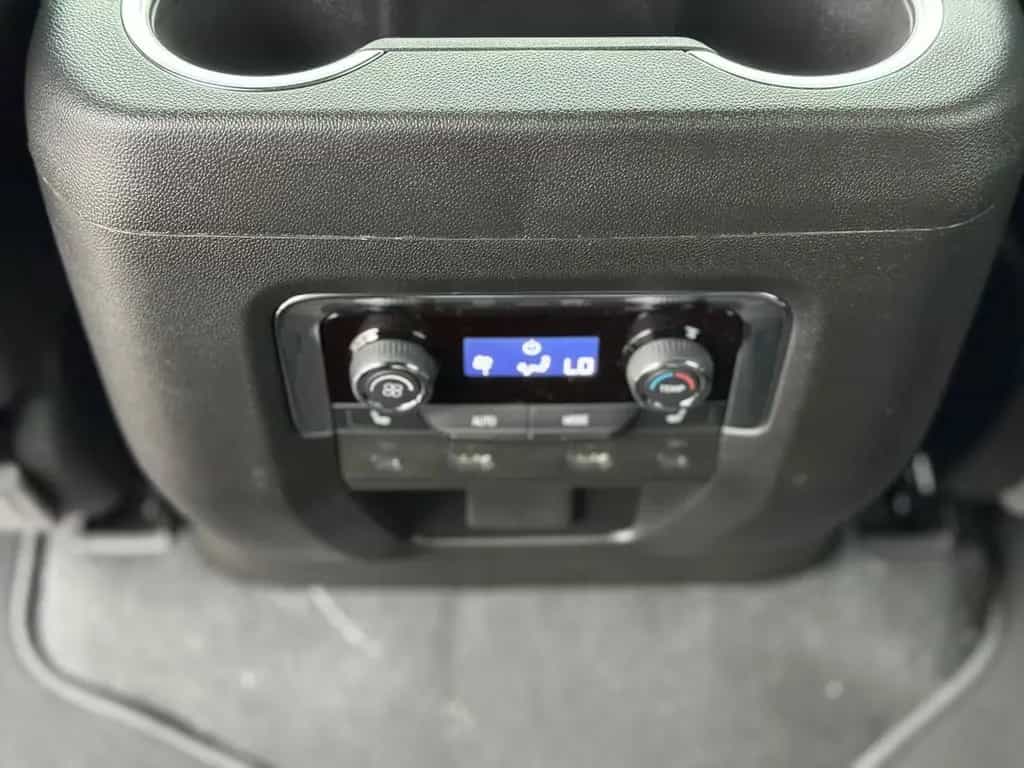 Chevrolet Suburban 6.2 V8 High Country 2026 + 4 Jahren Gar null-photo-23