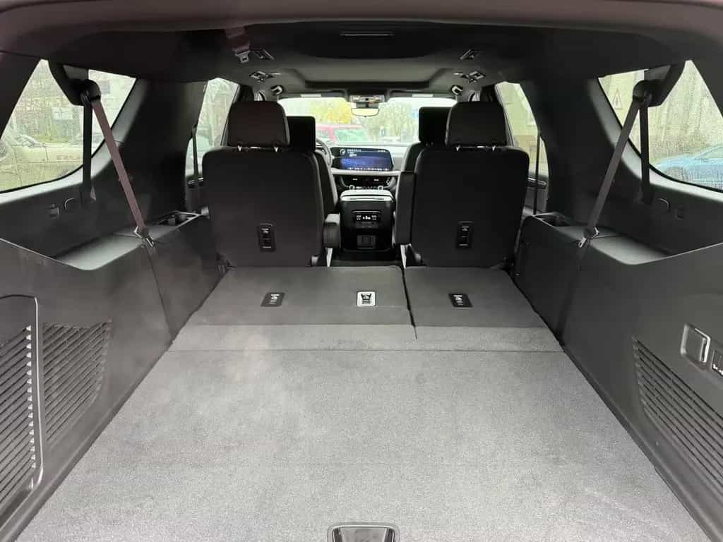 Chevrolet Suburban 6.2 V8 High Country 2026 + 4 Jahren Gar null-photo-30