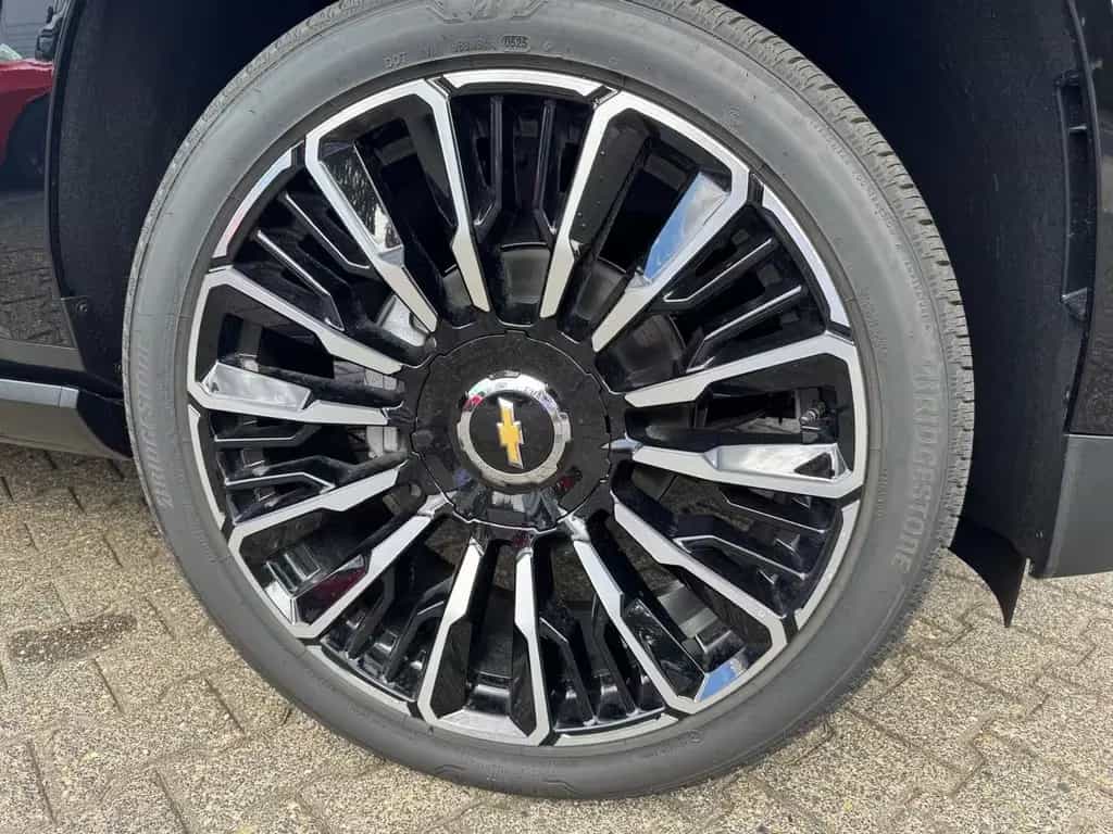 Chevrolet Suburban 6.2l High Country 2026 + 24" + 4 Jahren null-photo-1