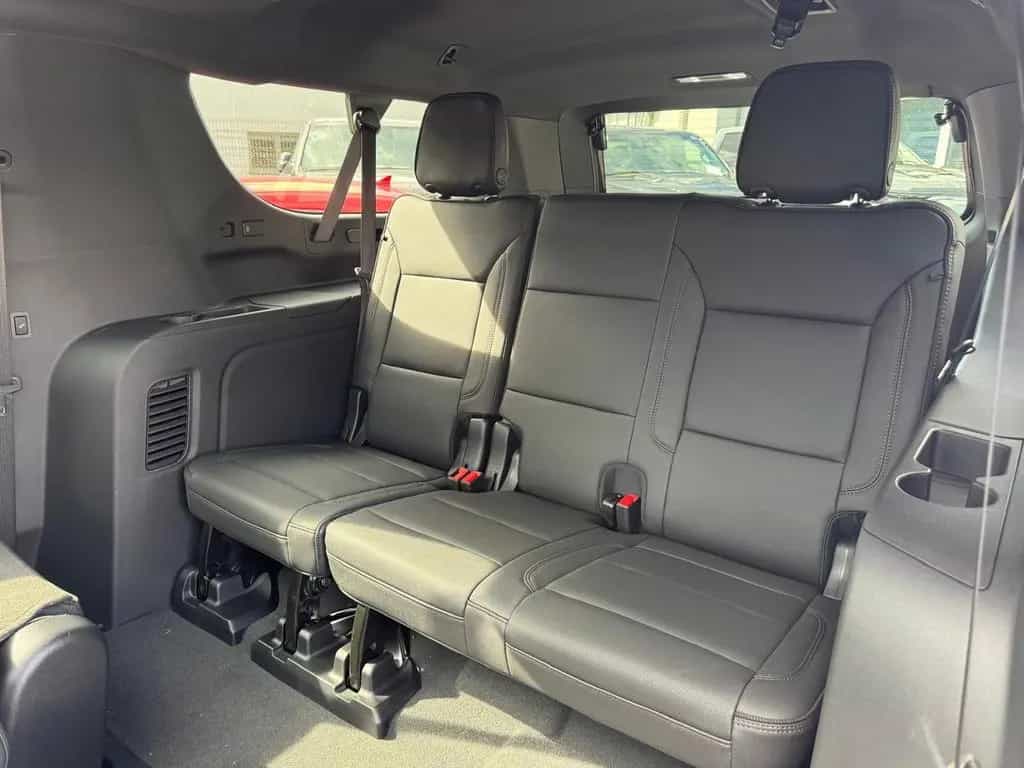 Chevrolet Suburban 6.2l High Country 2026 + 24" + 4 Jahren null-photo-22