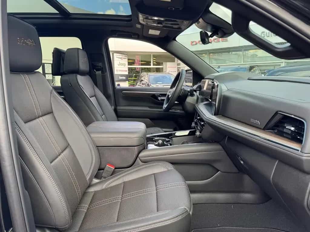 Chevrolet Suburban 6.2l High Country 2026 + 24" + 4 Jahren null-photo-29