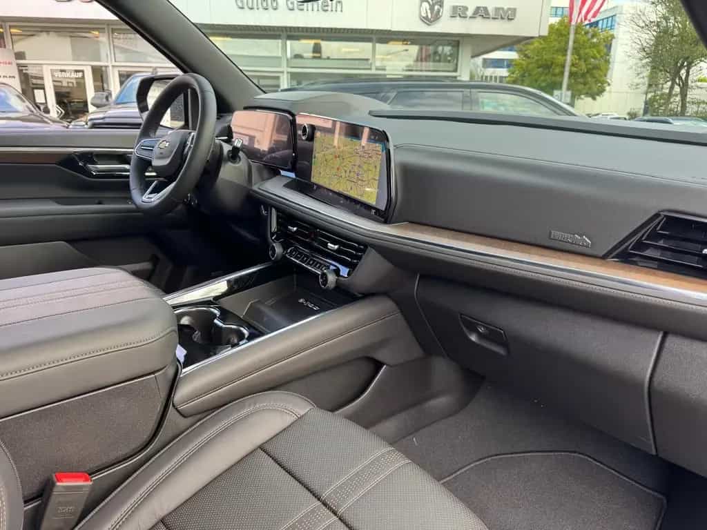 Chevrolet Suburban 6.2l High Country 2026 + 24" + 4 Jahren null-photo-30