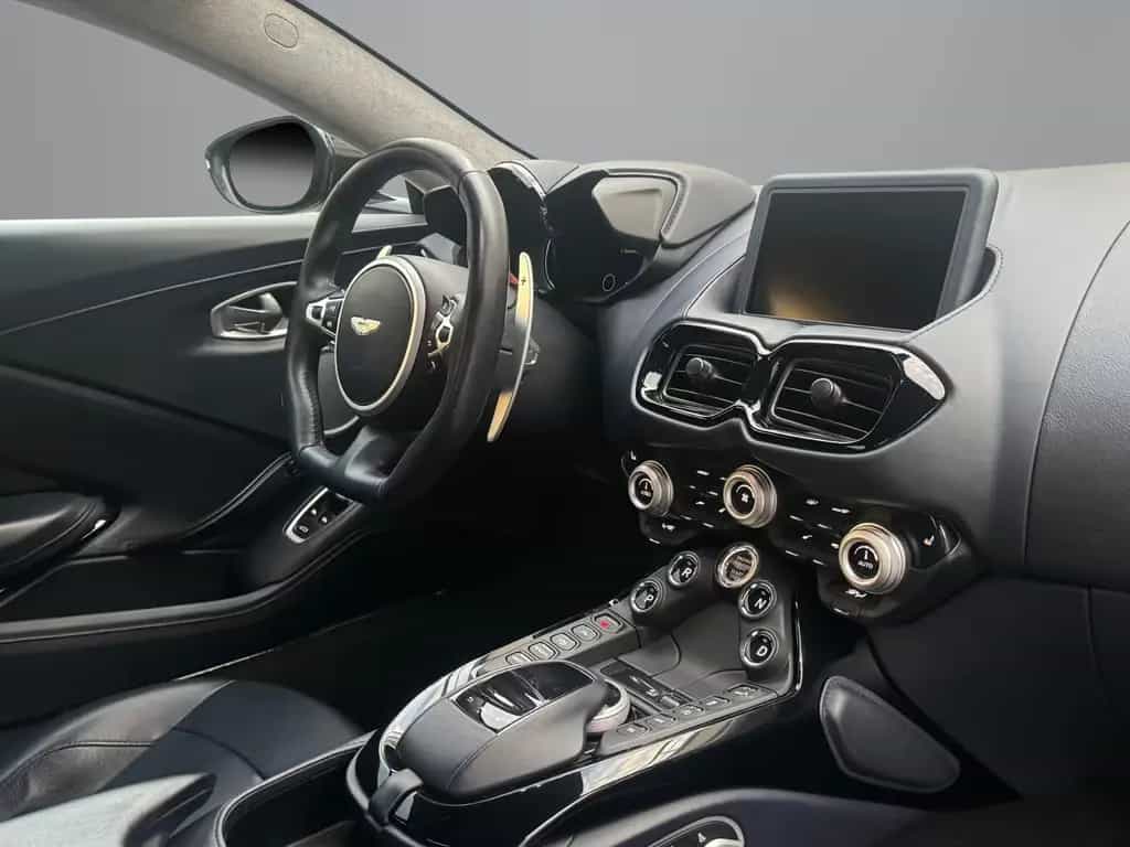 Aston Martin V8 Vantage 4.0 V8 Sonderlackierung Black Pack 01/2022-photo-15