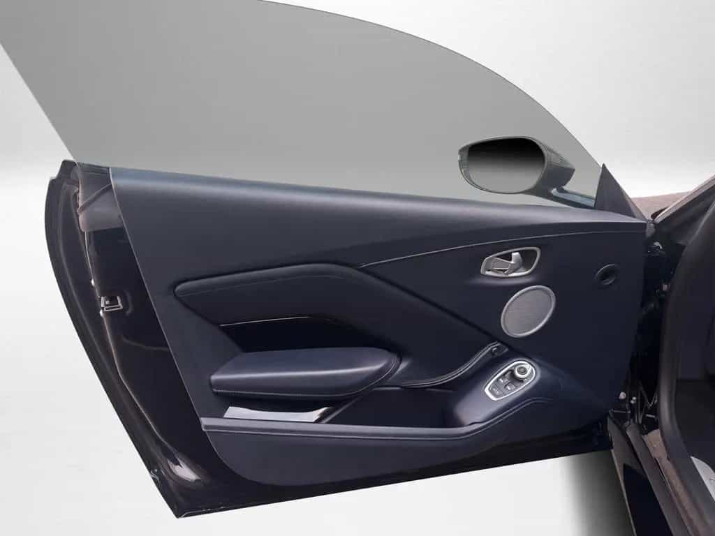 Aston Martin V8 Vantage 4.0 V8 Sonderlackierung Black Pack 01/2022-photo-17