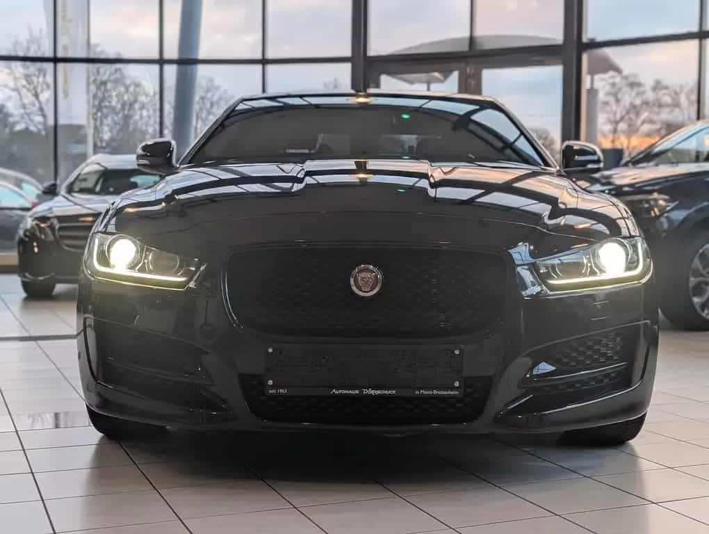 Jaguar XE 25t R-Sport AWD KAMERA Sitzheiz. PANORAMA 01/2017-photo-1