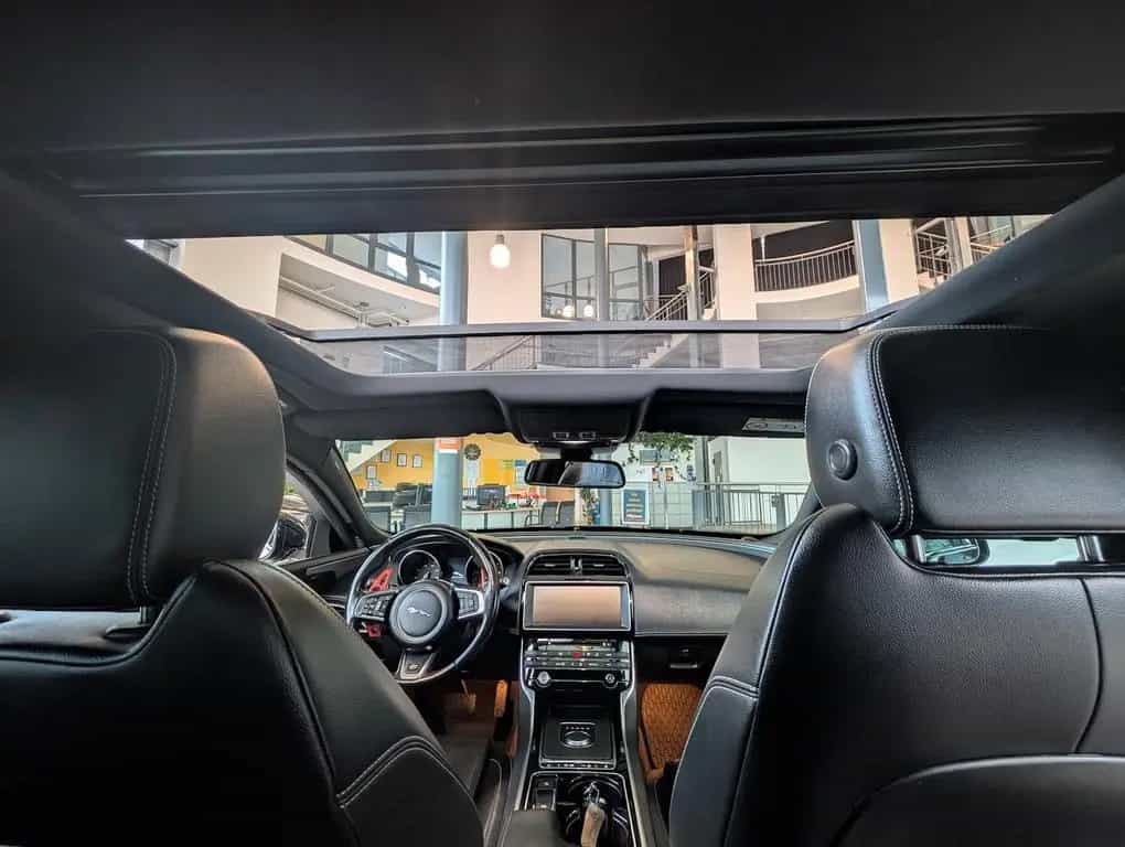 Jaguar XE 25t R-Sport AWD KAMERA Sitzheiz. PANORAMA 01/2017-photo-29