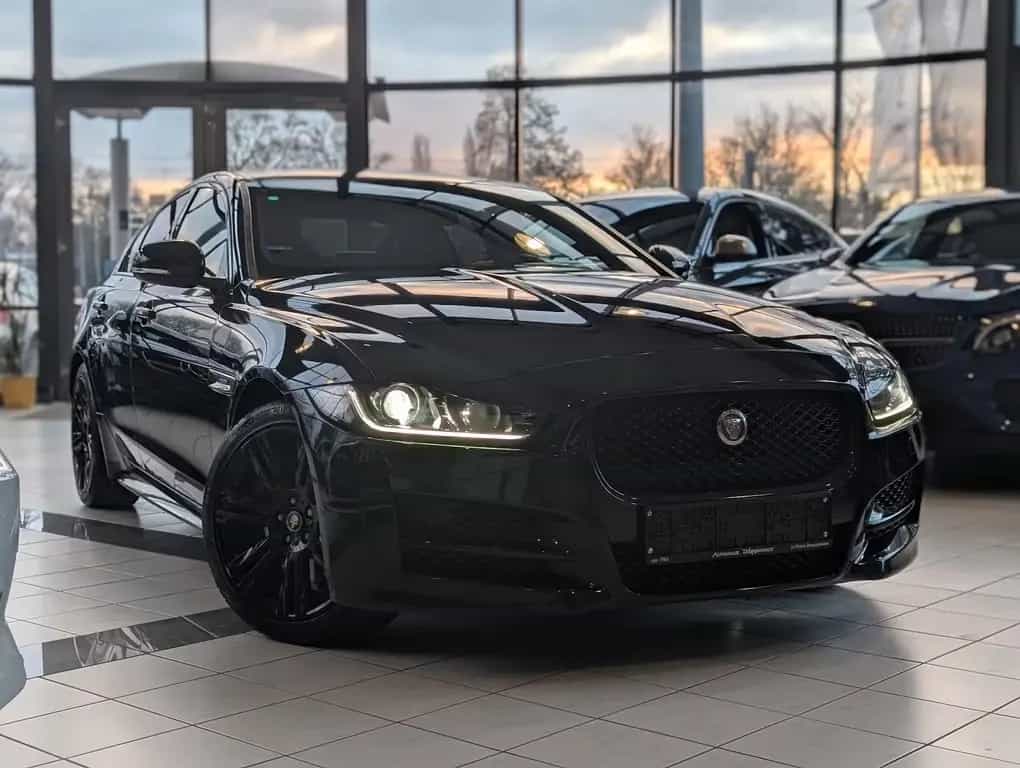 Jaguar XE 25t R-Sport AWD KAMERA Sitzheiz. PANORAMA 01/2017-photo-3