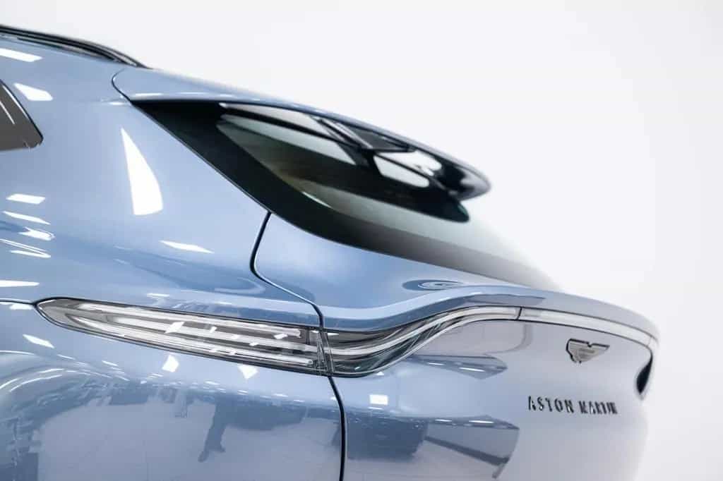 Aston Martin DBX | 4.0 V8 | First Owner | Concours Blue | 02/2021-photo-24