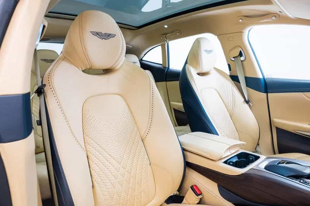 Aston Martin DBX | 4.0 V8 | First Owner | Concours Blue | 02/2021-photo-3