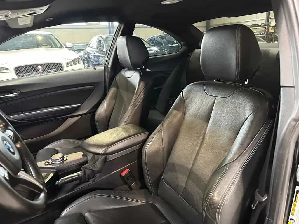 BMW M2 Coupé DKG / Navi / M-drivers Package 07/2017-photo-11