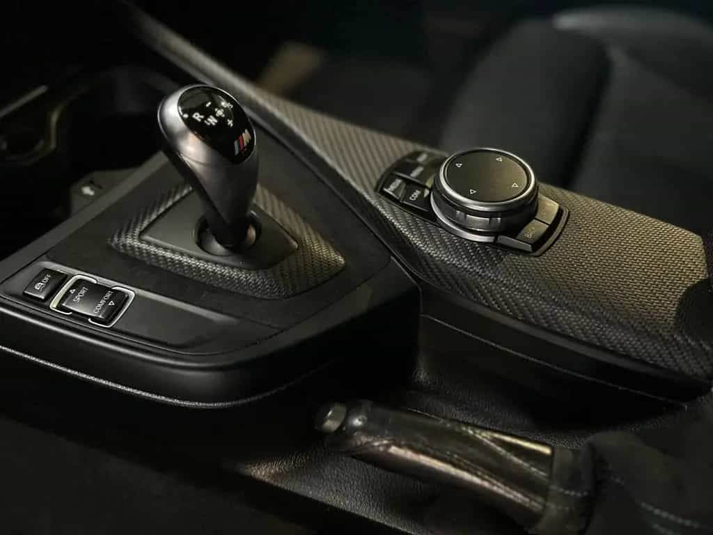 BMW M2 Coupé DKG / Navi / M-drivers Package 07/2017-photo-16