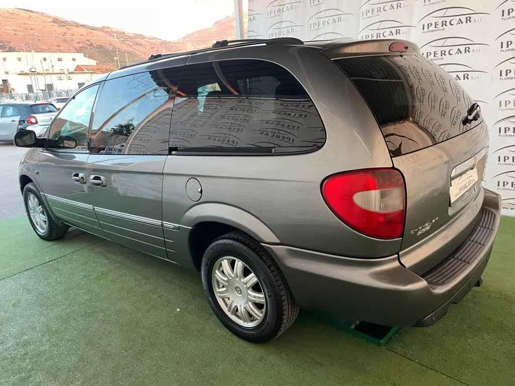 Chrysler Voyager Grand 2.8 CRD cat Limited Auto 09/2007-photo-4