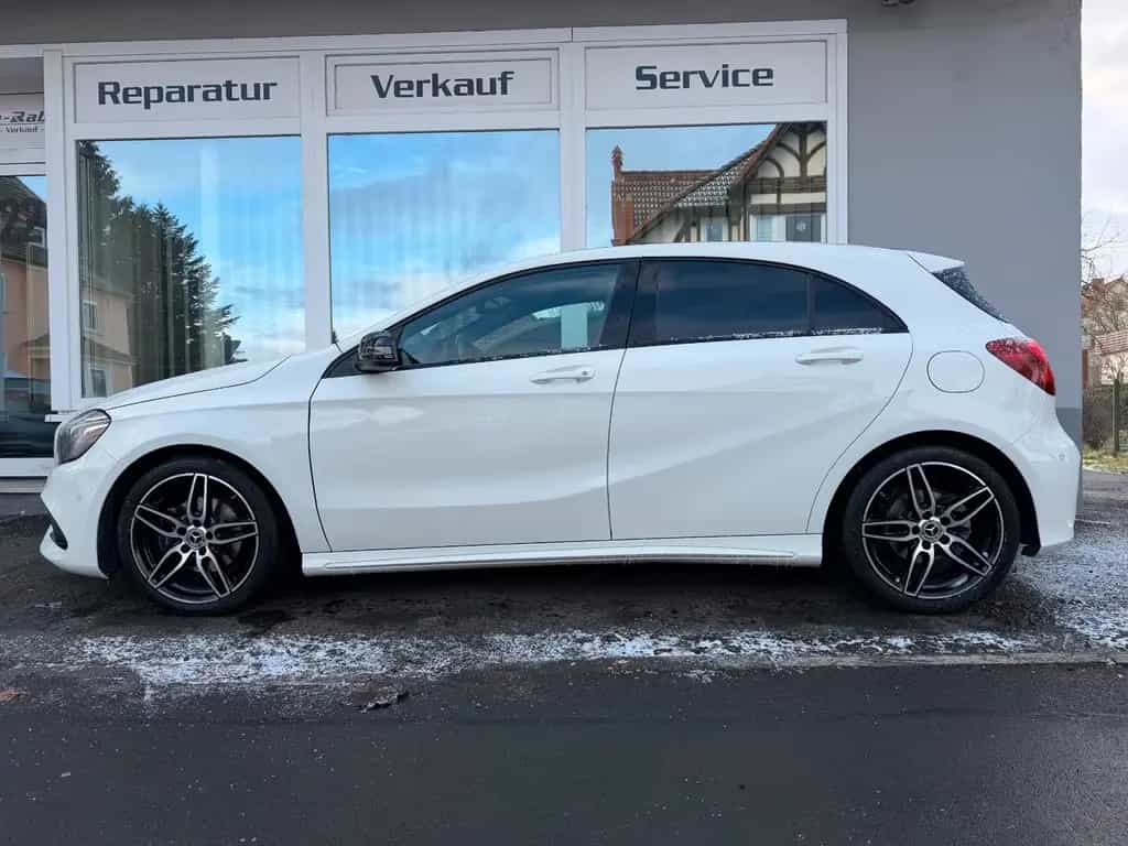 Mercedes-Benz A 200 AMG+Night+Kamera+LED+Navi+ 09/2017-photo-0