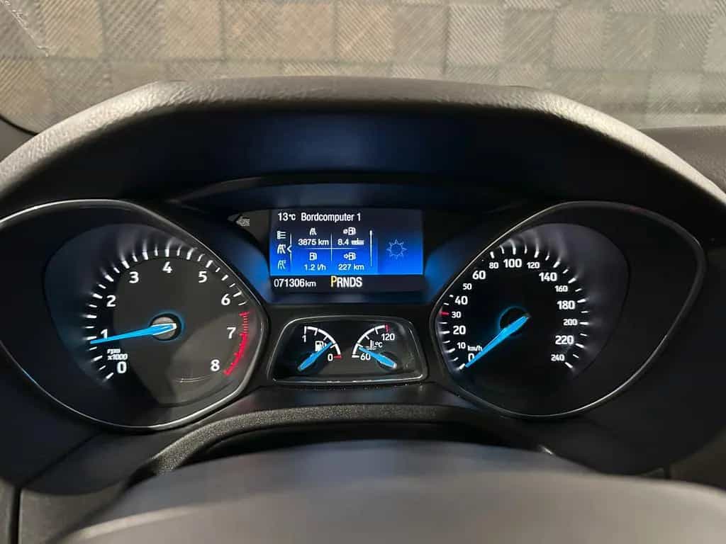 Ford Focus Turnier*ST LINE*R.KAM-PDC-SHZ-TEMP-LHZ-NAV 08/2018-photo-28