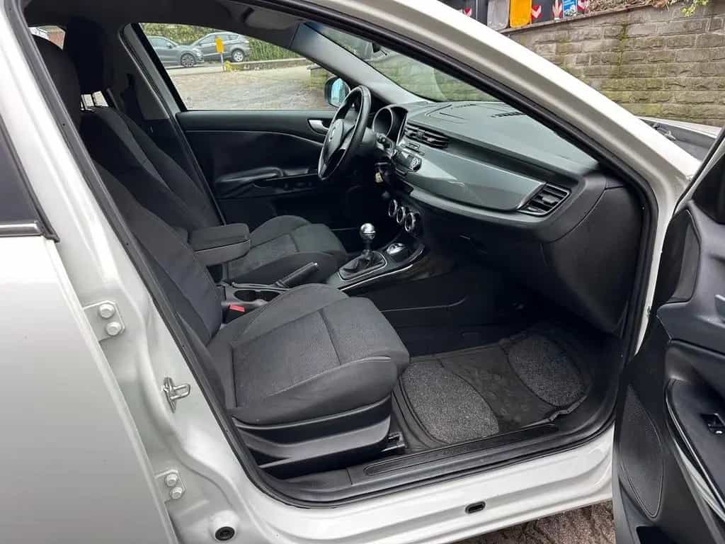 Alfa Romeo Giulietta 2.0 JTDm-2 140 CV Distincti 01/2012-photo-5