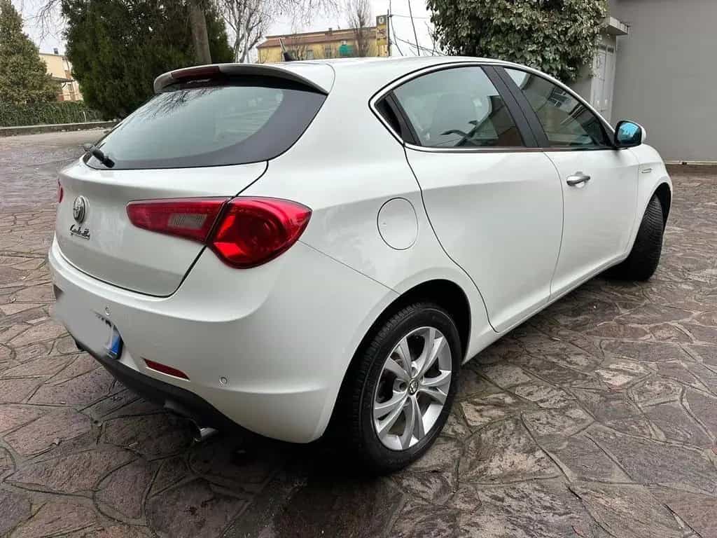 Alfa Romeo Giulietta 2.0 JTDm-2 140 CV Distincti 01/2012-photo-6
