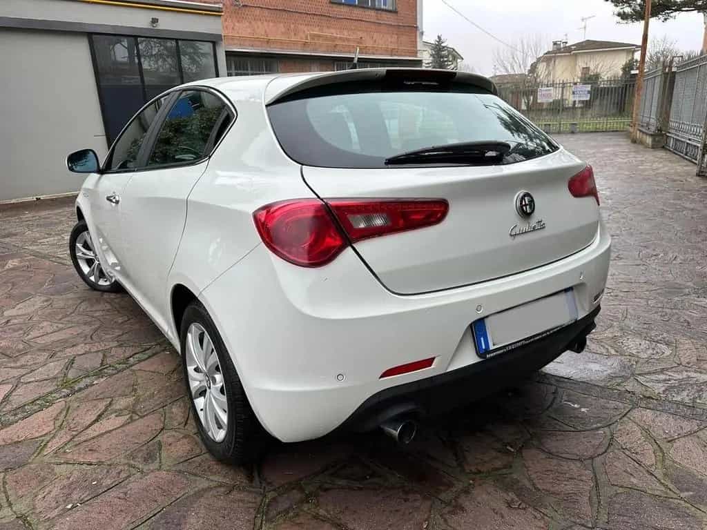 Alfa Romeo Giulietta 2.0 JTDm-2 140 CV Distincti 01/2012-photo-8