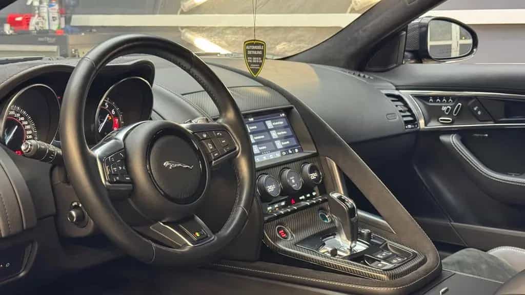 Jaguar F-Type R 5.0 L V8 Kompr.-AWD Aut.-Leder-CARBON 07/2019-photo-30