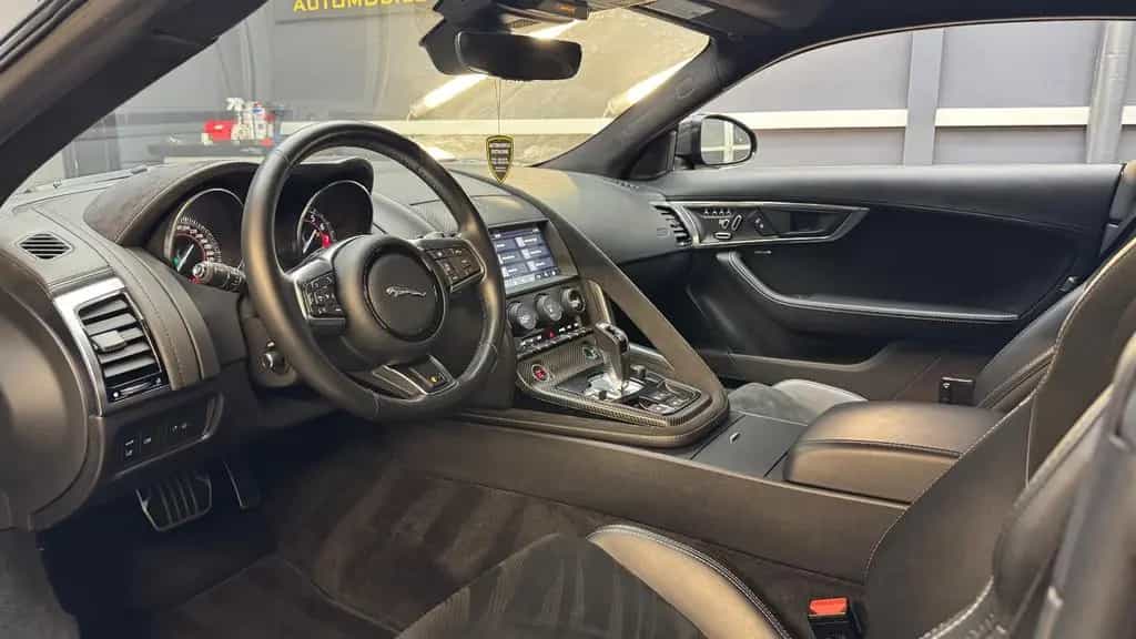 Jaguar F-Type R 5.0 L V8 Kompr.-AWD Aut.-Leder-CARBON 07/2019-photo-32