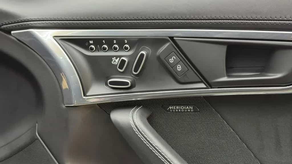 Jaguar F-Type R 5.0 L V8 Kompr.-AWD Aut.-Leder-CARBON 07/2019-photo-45